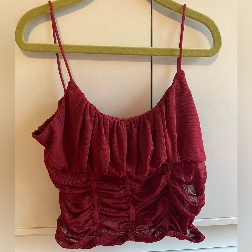 Maroon ruched cropped tank top